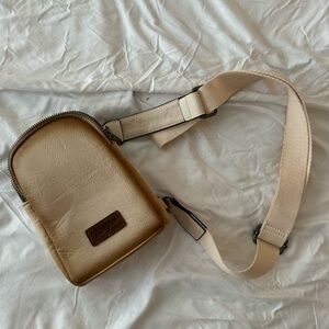 Wrangler cross body